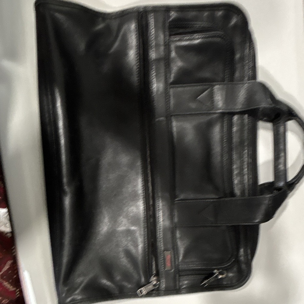 Tumi Black Leather Laptop Briefcase Bag with Handles & Zippered Pockets